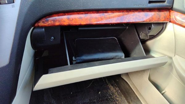 10-14 Legacy Outback Glove Box Assembly Complete Door With Latch Wil Warm Ivory — photo 3