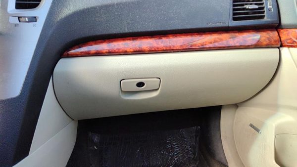 10-14 Legacy Outback Glove Box Assembly Complete Door With Latch Wil Warm Ivory — photo 2
