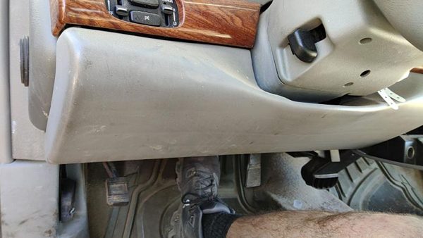 01-04 Lesabre Buick Lower Dash Under Column Knee Bolster Trim Panel Gray 17B — photo 1