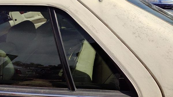 1998-04 Cadillac Seville Driver Left Rear Vent Window Back Door Glass With Frame — photo 4