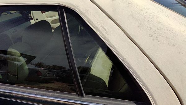 1998-04 Cadillac Seville Driver Left Rear Vent Window Back Door Glass With Frame — photo 6