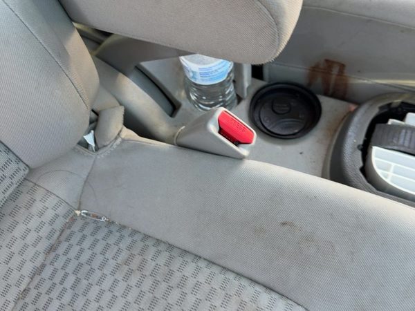 06-11 Hhr Passenger Right Front Seat Belt Buckle Receiver Oem Bucket Gray 14B — photo 2