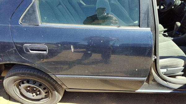 1999 Toyota Camry Rear Door RH Blue 8L3 — photo 3