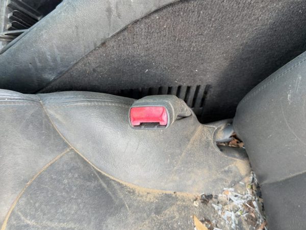 00-01 S10 Blazer Driver Left Front Seat Belt Buckle Receiver Oem Graphite 122 — photo 4