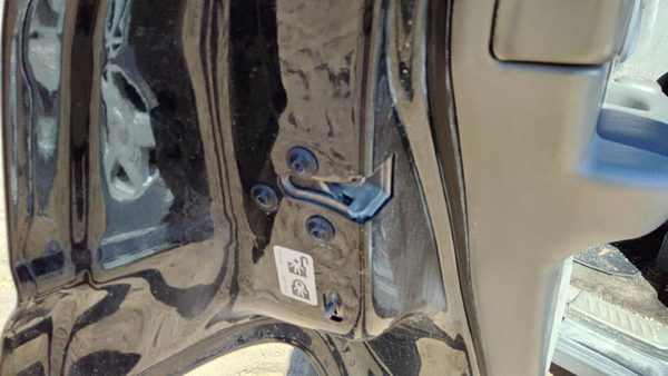 2002-2009 Chevy Trail Blazer Driver Left Rear Door Latch With Rods/Cables Back — photo 4
