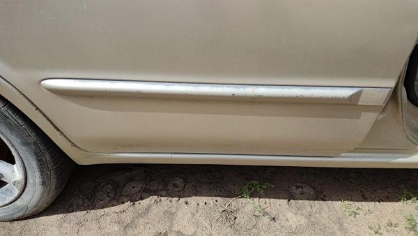 00-01 Maxima Passenger Right Rear Moulding From Door Oem Back Trim Strip Gold — photo 1