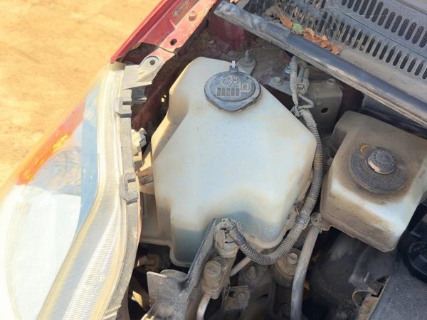 2004-2009 Windshield Washer Fluid Reservoir With Pump Oem Wiper Tank 8531547060 — photo 2