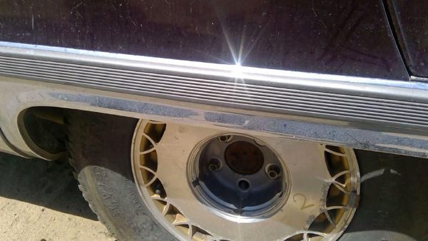 1993 Cadillac Fleetwood Quarter Panel Moulding RH Maroon — photo 5