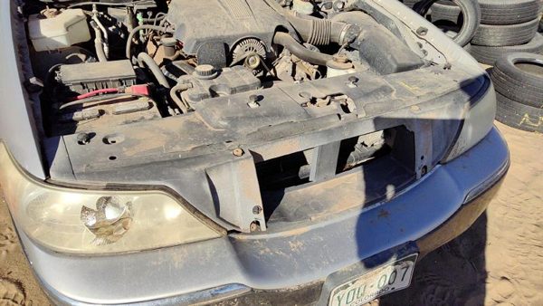 2003-2011 Lincoln Town Car Top Plastic Cover Above Radiator Support Sight Shield — photo 1