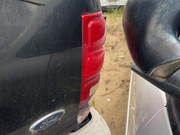 1997-2002 Ford Expedition Passenger Right Tail Light Brake Lamp Oem Rear — photo 3