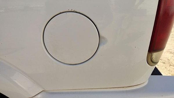 1996-2005 S10 Blazer Fuel Tank Door With Hinge Gas Lid Oem Filler White 50U — photo 3