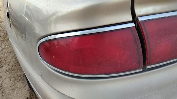 1997-2005 Buick Century Driver Left Tail Light Brake Lamp Oem Rear 19149889 — photo 1