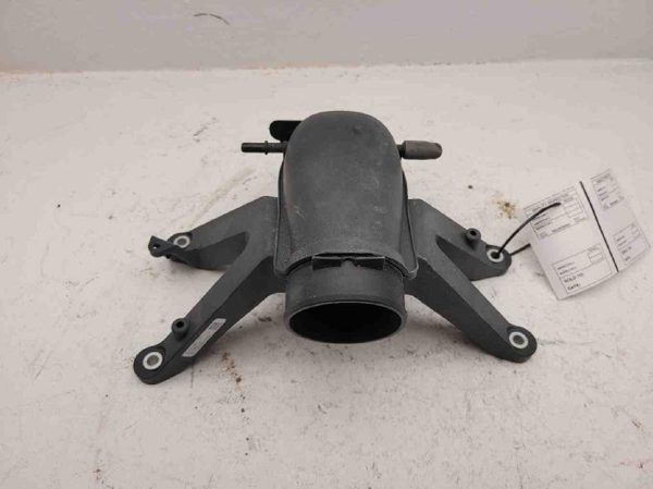 2007 Lincoln Navigator Air Intake Tube Elbow Oem 7L19a589ab — photo 1