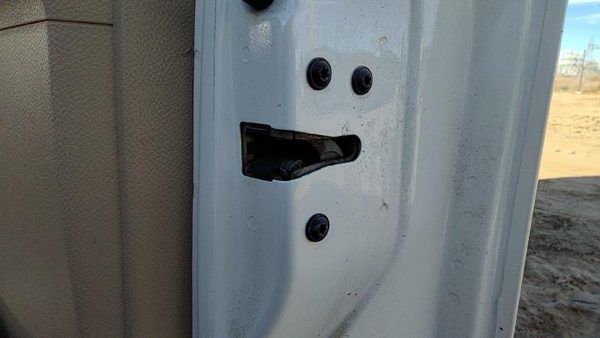 2007-2017 Lincoln Navigator Passenger Right Front Door Latch With Rods/Cables — photo 2