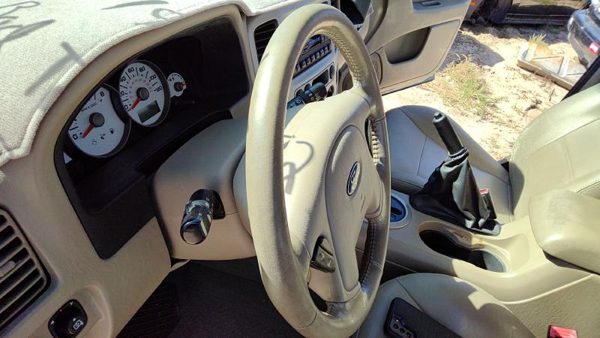 2007 Ford Escape Steering Column Floor Shift Key — photo 2