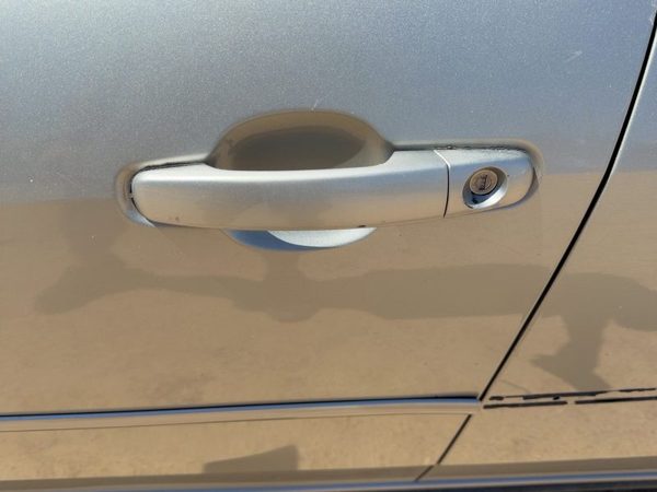 2005-2010 Pontiac G6 Driver Left Front Outside Door Handle Oem Silver 67U — photo 2