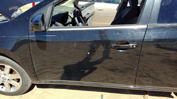 2007 Nissan Sentra Front Door LH Black KH3 — photo 1