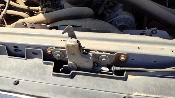 1987-1991 Ford F150 Hood Latch Assembly With Bracket Oem — photo 5