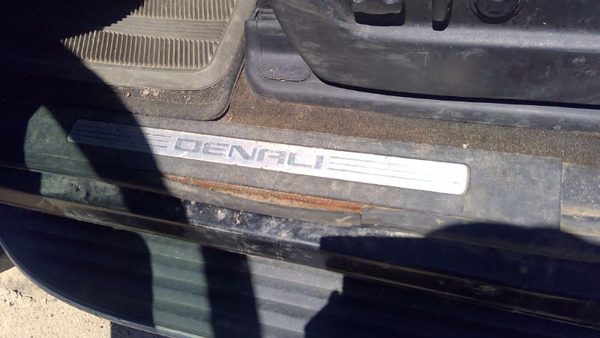 2007 Yukon Xl Denali Driver Left Lower Sill Step Trim Panel Oem — photo 2