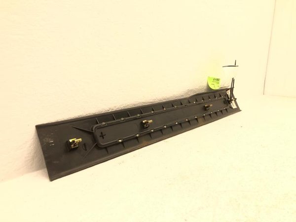 2007 Yukon Xl Denali Driver Left Lower Sill Step Trim Panel Oem — photo 6