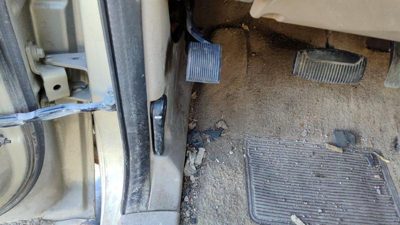 2002-2005 Ford Explorer Driver Left Lower Kick Trim Panel Oem Rp Tan