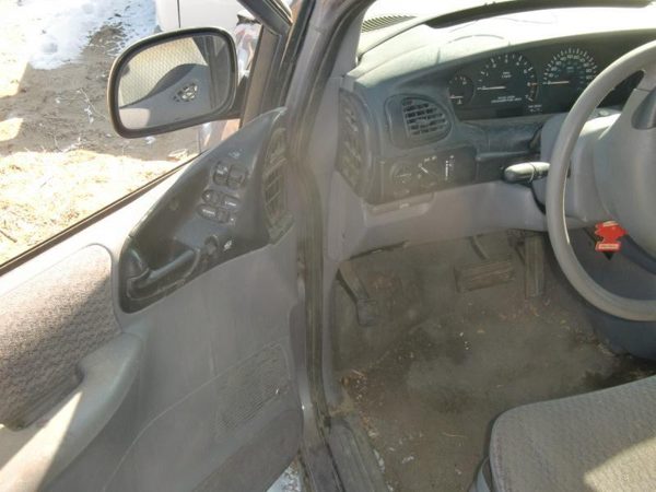 1998 Dodge Caravan — vehicle photo 7