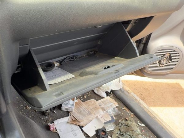 1998 Isuzu Rodeo Glove Box Assembly Complete Door With Latch Oem 8971573360 — photo 4