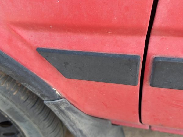1987-1988 Toyota FX Driver Left Moulding From Fender OEM Trim Strip — photo 3