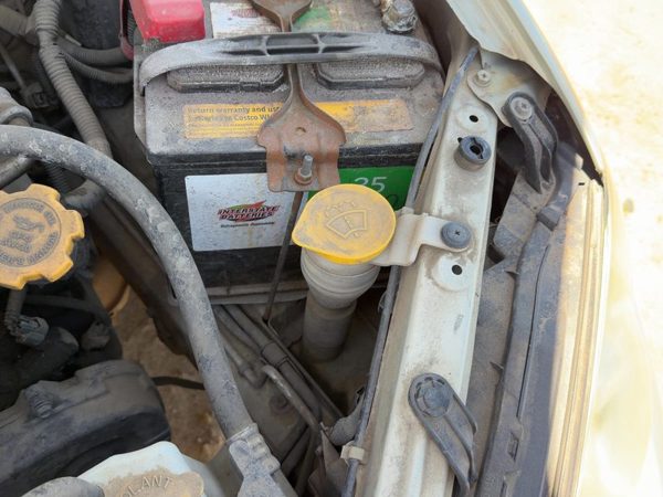 05-09 Legacy Outback Windshield Washer Fluid Reservoir With Pump Oem Wiper Tank — photo 1