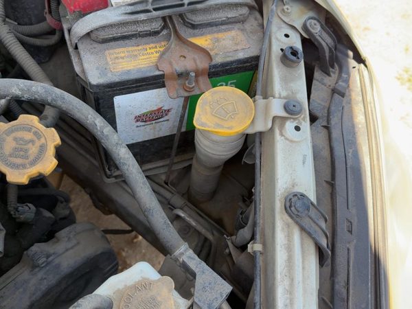 05-09 Legacy Outback Windshield Washer Fluid Reservoir With Pump Oem Wiper Tank — photo 3