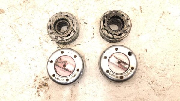 1980-1993 Ford F250 Manual Lockout Hub Set Pair Locking Hub Oem 4X4 4Wd Dana 44 — photo 4