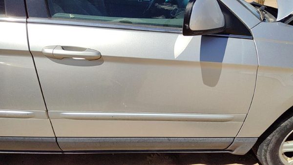 2007 Chrysler Pacifica Front Door RH Silver PS2 — photo 2