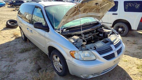 2007 Dodge Caravan — vehicle photo 2