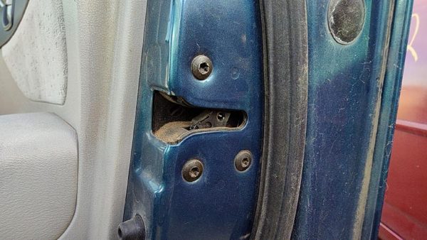 2006 Hyundai Sonata Passenger Right Front Door Latch With Rods/Cables Oem — photo 2