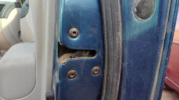 2006 Hyundai Sonata Passenger Right Front Door Latch With Rods/Cables Oem — photo 1