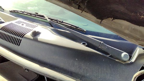 1999-2004 Jeep Grand Cherokee Driver Left Windshield Wiper Arm Oem Blade Lever — photo 2