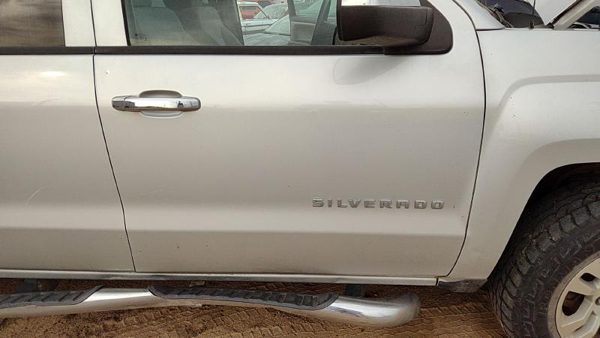 2015 Chevy Silverado 1500 Front Door RH Gan Silver — photo 2