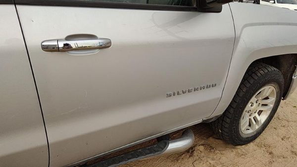 2015 Chevy Silverado 1500 Front Door RH Gan Silver — photo 5