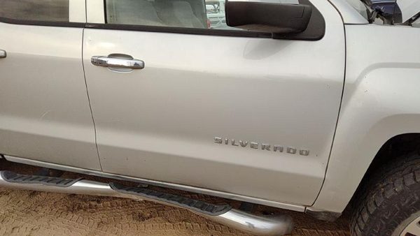 2015 Chevy Silverado 1500 Front Door RH Gan Silver — photo 1