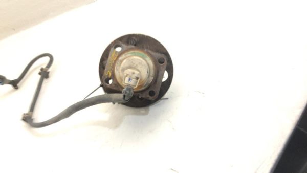 1997-2005 Chevy Venture Rear Spindle Stub Wheel Hub With Speed Sensor Wire Oem — photo 5