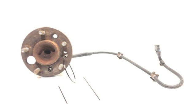 1997-2005 Chevy Venture Rear Spindle Stub Wheel Hub With Speed Sensor Wire Oem — photo 1