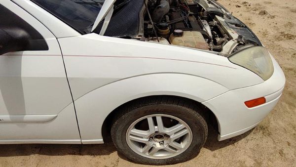 00-04 Focus Station Wagon Passenger Right Front Fender Oem White Yz Ys4z16005ca — photo 2