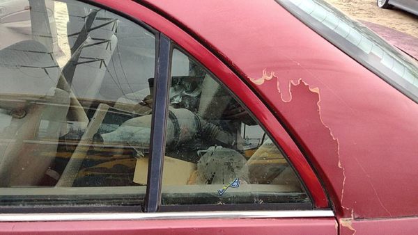97-02 Ford Escort Driver Left Rear Vent Window Back Door Glass With Frame Oem — photo 1