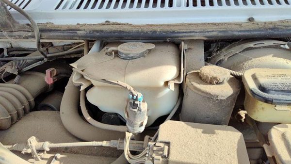92-96 Gmc Van 3500 Windshield Washer Fluid Reservoir With Pump Oem Wiper Tank — photo 5