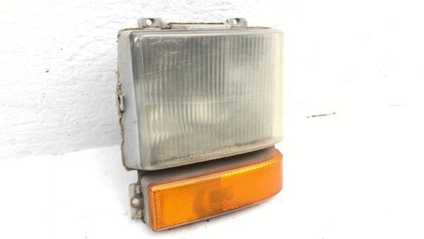 80-84 Deville Sedan Passenger Right Turn Signal Light Lamp Fender Cornering — photo 6