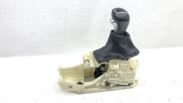 16 Hyundai Tucson Floor Shifter Lever Assembly Shift Unit Automatic Transmission — photo 1