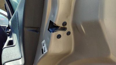 1995-05 Chevy Cavalier Passenger Right Rear Door Latch With Rods/cables Oem Back