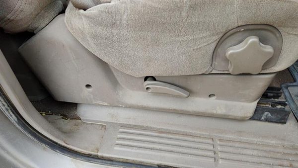99-07 Chevy Silverado 2500 Hd Passenger Right Side Seat Trim Panel Oem Tan 52D — photo 2
