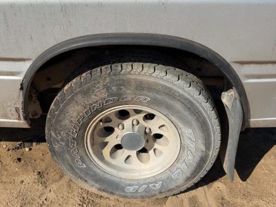 1988-1992 Isuzu Pup Driver Left Rear Wheel Flare Moulding Oem Back Silver