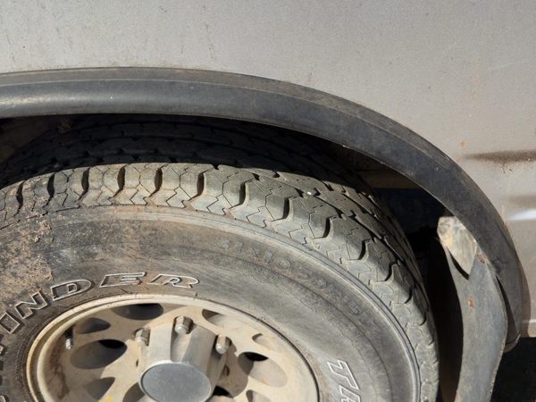 1988-1992 Isuzu Pup Driver Left Rear Wheel Flare Moulding Oem Back Silver — photo 2